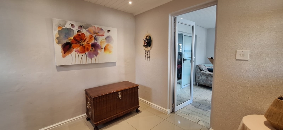 5 Bedroom Property for Sale in Elfindale Western Cape